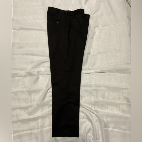 NWT Amazon Essentials Men's Straight-Fit 32 x 30 Black Flat-Front Chino Pants - Picture 4 of 12